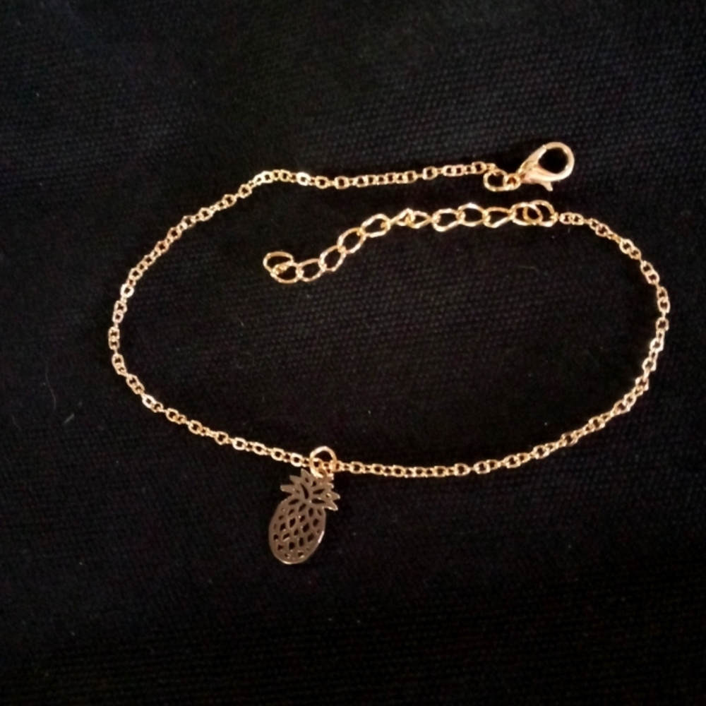 Gold "pineapple" charm anklet